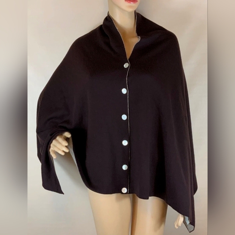 Orvis 100% Wool Black Gray Reversible Button Closure Knit Cape Poncho One Size